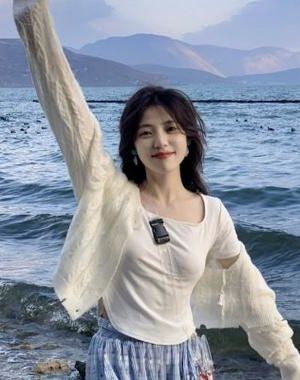 【热文】《开学迷路，我被高冷学姐带回家》陈云林梦涵