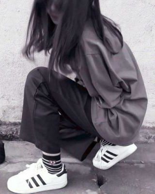 【热文】《抄家后，医妃携千亿物资去流放》穆知韵裴锦恒