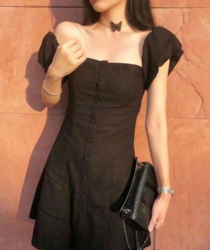 《万人嫌女配她躺平了[穿书]》作者：哈利鹿鹿